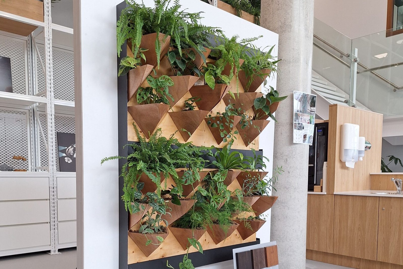 Beeld van proefopstelling gemaakt van onderzoek groene gevel binnen